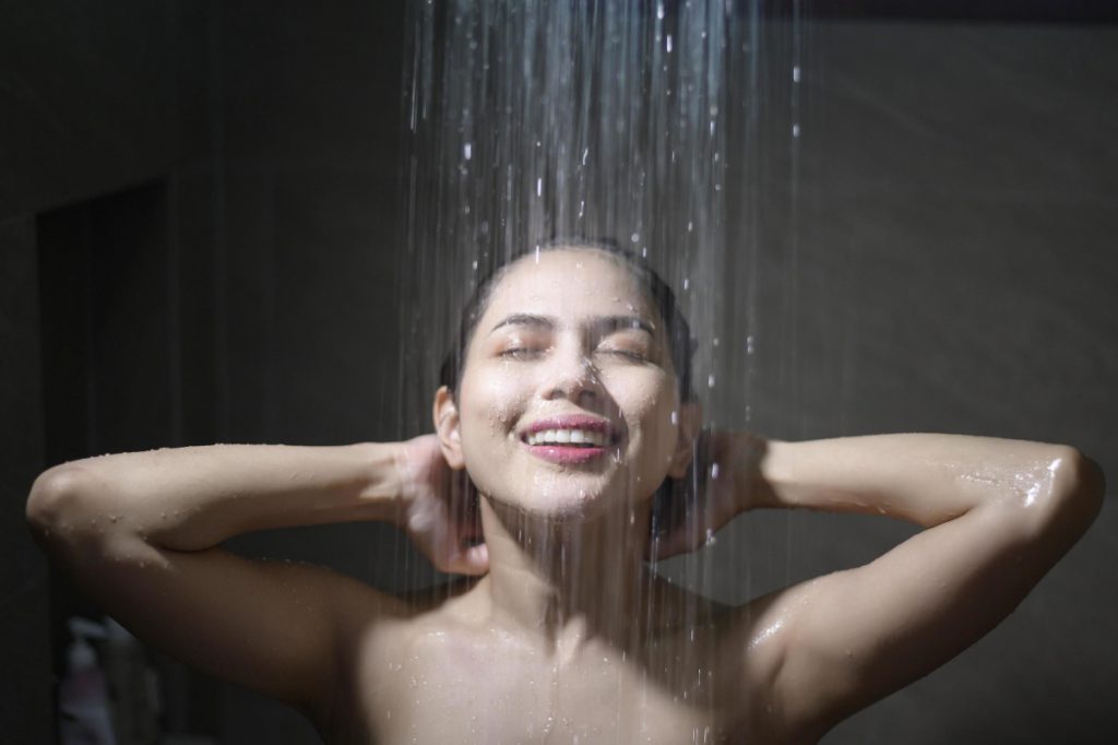 lợi ích của việc tắm nước lạnh